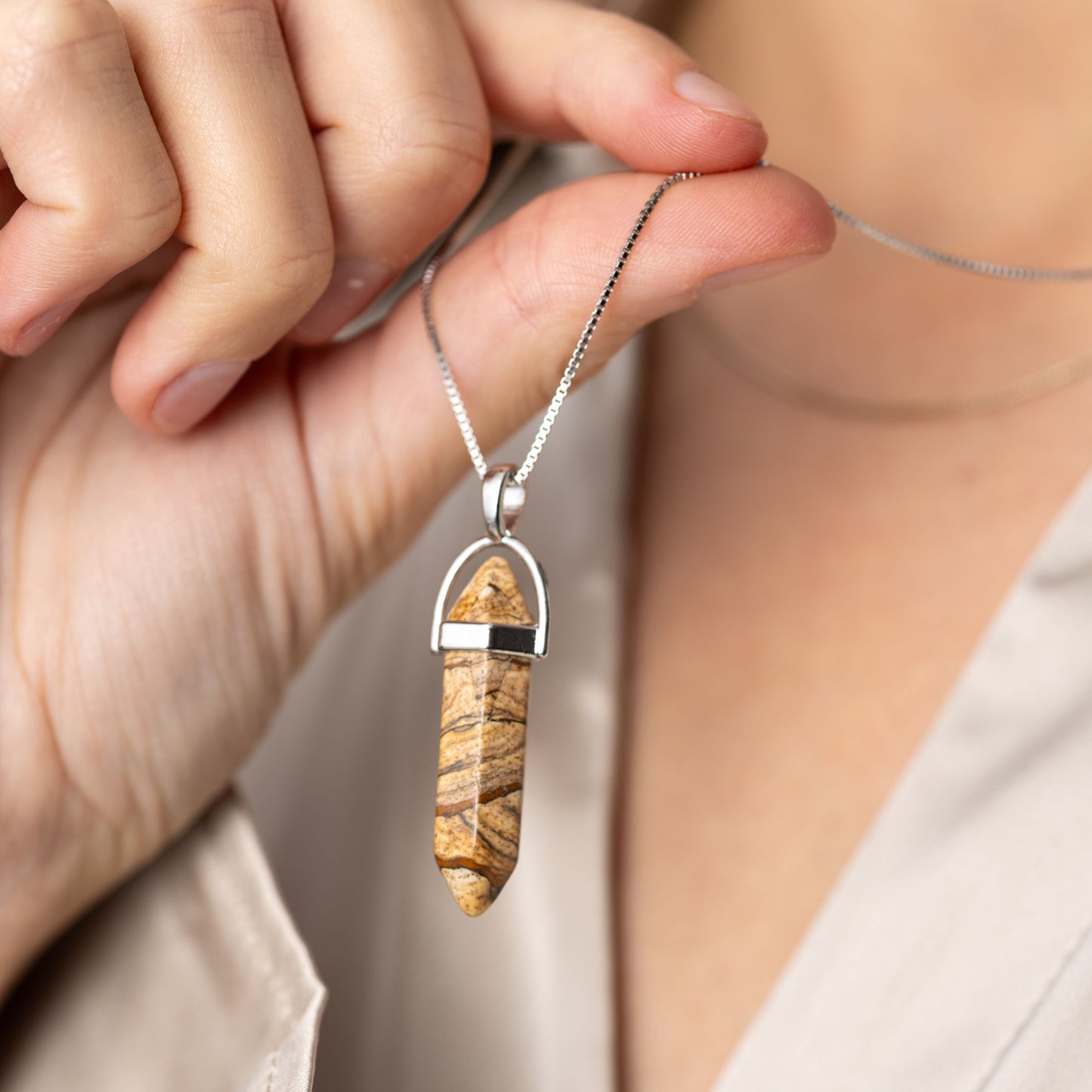 Dubbelpunt Hanger - Bruine Jaspis - Hexagonaal Geslepen - Moed