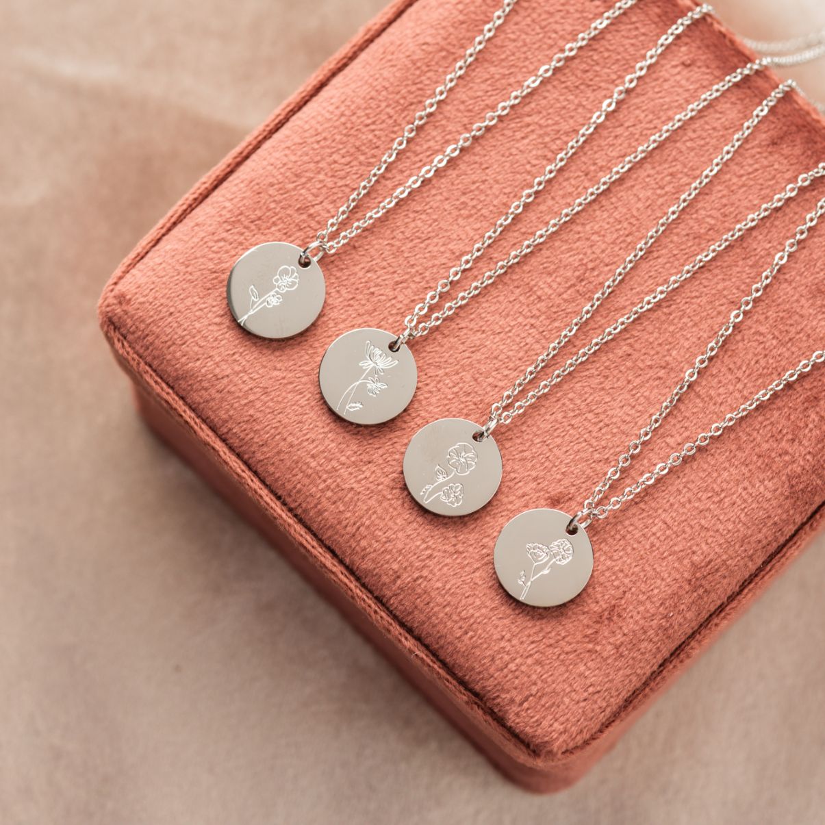Geboortemaand Ketting - Geboortebloem RVS - Persoonlijke Ketting - Zilver