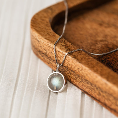 Labradoriet Ketting - Edelsteen Hanger - 925 Sterling Zilver - Mentale Rust