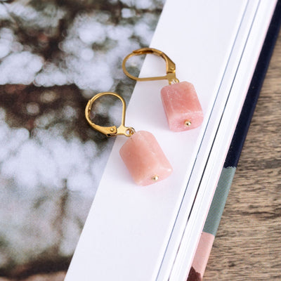 Andes Opaal Oorbellen - Roze Opaal - Edelsteen Oorhangers - RVS Goud - Levenslust