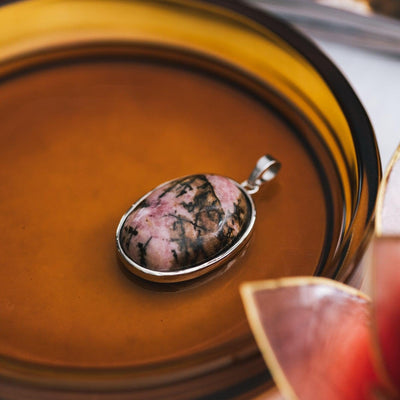 Ketting Hanger - Ovaal Geslepen Rhodoniet Hanger - Edelsteen Bedeltje - Compassie-Ovale hanger rhodoniet-Zentana