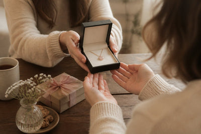 Is een handgemaakte ketting een waardevol cadeau