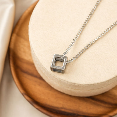 Minimalistische Ketting Cube - RVS - Kubus - Zilver Verweerd