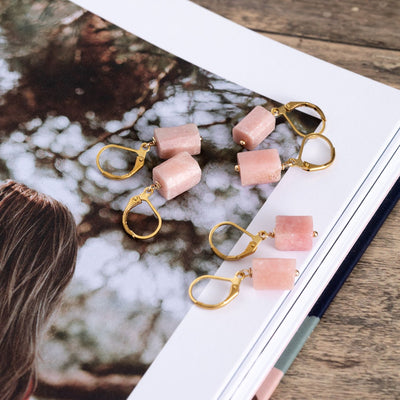 Andes Opaal Oorbellen - Roze Opaal - Edelsteen Oorhangers - RVS Goud - Levenslust
